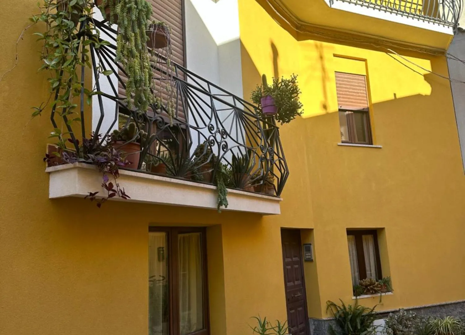 Cottage Gole Alcantara Pafumi Graniti Italy